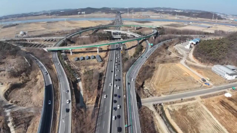 설날 하루 전 막바지 귀성...이 시각 고속도로 상황