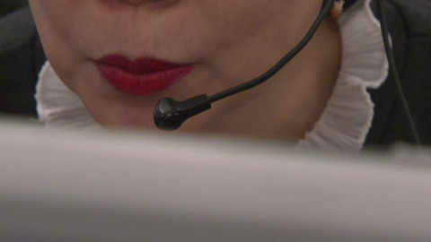 널뛰는 여론조사…전화면접과 ARS는 왜 달라요?