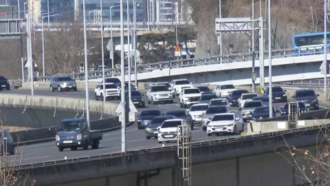 설 당일 귀경 정체 본격화…부산→서울 10시간 소요