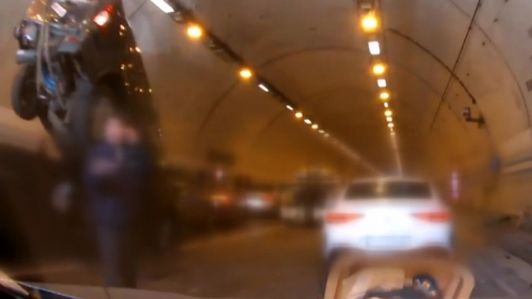 고속도로에서 7중 추돌사고…아내 살해한 80대 체포