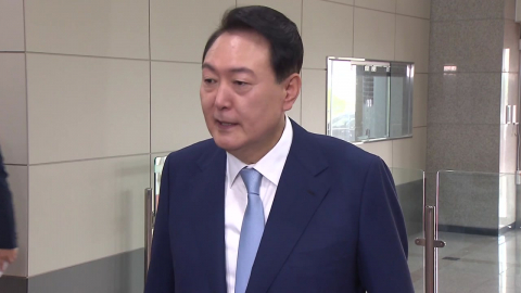 헌법 수호 외치던 강골 검사, 내란 수괴로 법정에