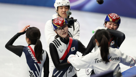 심석희 밀고 최민정 뚫고…하나 된 금빛 질주