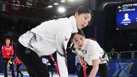 여자 컬링, 캐나다에 완패…4강 진출 실패