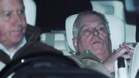 '엡스타인 연루' 앤드루 전 영국 왕자 체포…국왕 "법대로"