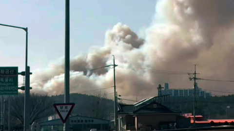 석유비축기지 위협한 불길…강풍 속 \'대응 단계\' 발령