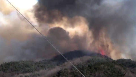 충남 예산 산불, 강풍에 불씨 되살아나…주민 긴급 대피