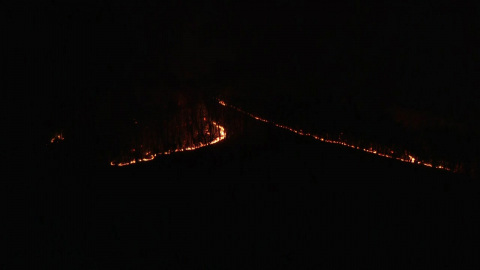  경남 밀양 산불 확산...산림청장 대리 직접 지휘