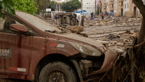 페루 수재민 태운 군 헬기 추락..."15명 전원 사망"