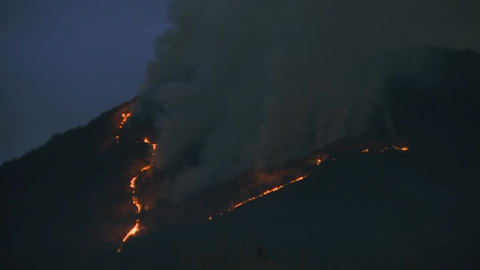 밀양 '강수 0', 연료 더미 영남…단비왔지만 산불 경계 계속