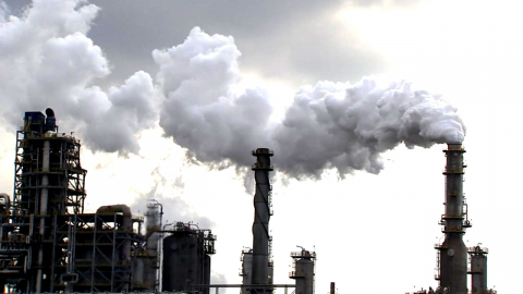 롯데·HD현대, 석유화학 사업재편 1호…정부 2.1조 지원