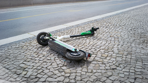 [단독] \'무면허 킥보드 뺑소니\' 기소유예 처분에 피해자 측 항고