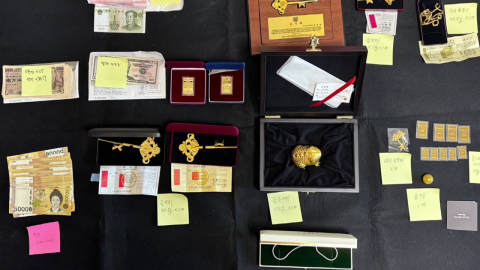 \'금두꺼비·황금열쇠·롤렉스·에르메스\' 와르르…국세청 압류 수장고 공개