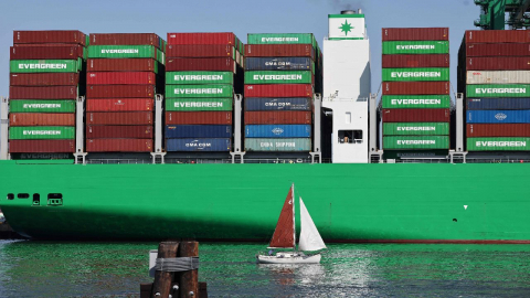 "트럼프 관세 속에도 한국 등 세계 상품 교역량 4.4% 증가...AI 열풍도 영향"