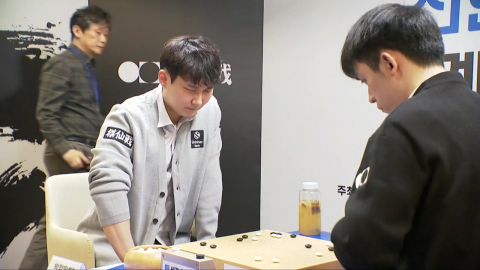 박정환 9단, 왕싱하오 9단 꺾고 세계기선전 초대 챔피언 등극