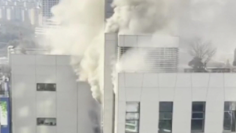 분당 상가에 대응 1단계 화재…환자 등 80명 대피