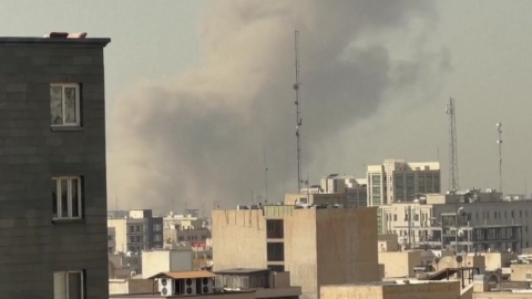 이스라엘 , 이란 테헤란 미사일 폭격…최고지도자 집무실 근처 폭음