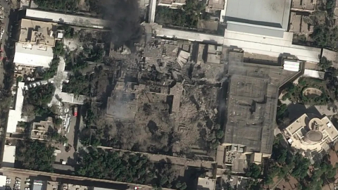 잿더미 된 하메네이 관저…네타냐후 "사망 징후 여럿"