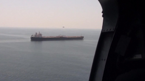 호르무즈 해협 인근 선박 4척 피격…국제 유가 '껑충'