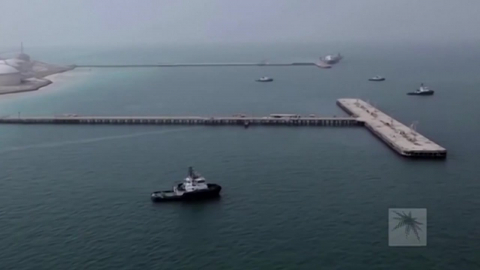 호르무즈 인근에서 선박 4척 피격…국제유가 폭등