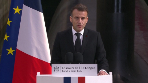 마크롱 "프랑스, 핵탄두 숫자 늘리기로 결정"