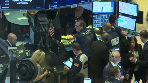 뉴욕 유가 급등·증시 혼조…미국 "내일부터 충격 완화 조치"