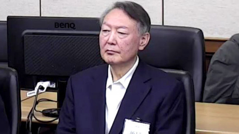 체포방해 항소심 첫 재판…윤석열, 직접 혐의 부인