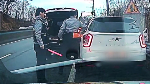 의식 잃은 운전자…시민·경찰 구조에 큰 피해 막아