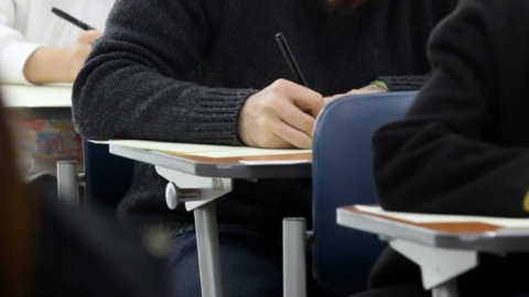  한국어능력시험 '대리 통과'…국내 부정 취업한 네팔인 26명 강제 퇴거