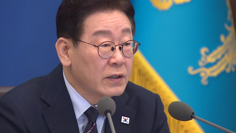 청와대 "UAE서 원유 600만 배럴 긴급 도입"…이 대통령, 기름값 담합 엄단 의지