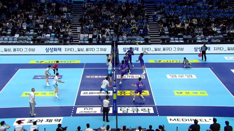 우리카드, 선두 대한항공 꺾고 4위 도약...이란 출신 알리 28점