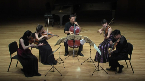 명동서 펼치는 '1인극 향연'…봄날 모차르트 선율