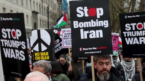 화염에 휩싸인 테헤란…이란 전쟁 찬반 시위