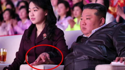주애와 \'손깍지\'…\'계속\' 여유있는 김정은? [앵커리포트]