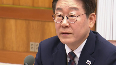 청와대 "이번 주 석유 최고가제 시행"…유류세 인하도 검토