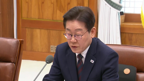 청와대 "이번 주 석유 최고가제 시행"…유류세 인하도 검토