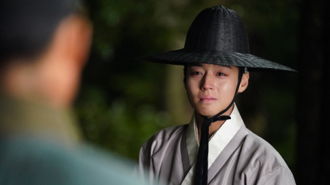 '왕과 사는 남자' 표절 의혹에 "순수 창작물...사실 무근"