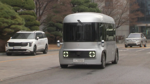 운전자도 핸들도 없다…안양서 달리는 자율주행 버스