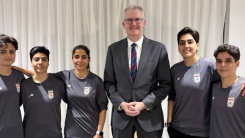 호주 망명한 이란 여자축구선수들, 히잡부터 벗었다