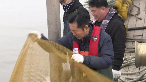 민주, 새우잡이 배 타고 민심 행보...국힘 경북지사 '사제 대결'