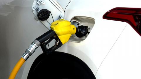 '휘발유·경유·등유' 정유사 공급가 최고가격제...내일 0시부터 시행