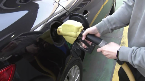 석유 최고가격제 첫 날…주유소 기름값 내렸나?