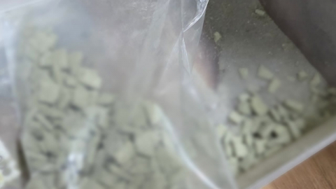 \'가루 마약\' 알약 만들어 유통…30대 외국인 검거