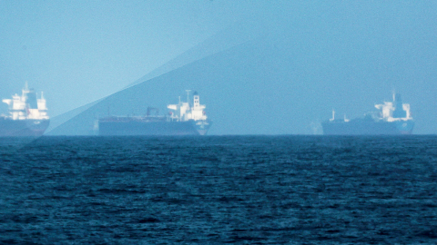 '피의 복수' 호르무즈 봉쇄…선박 공격에 기뢰까지
