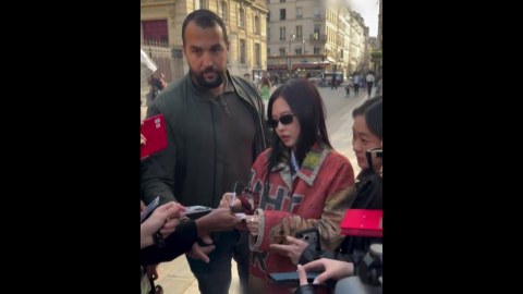 "하루만 제 시간 좀"...국경 넘은 K팝이 남긴 과제