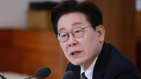 이 대통령, '조폭연루설' 보도 언론에 "흉기보다 무서워"…'거래설' 겨냥?