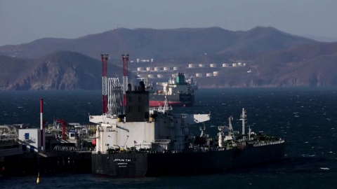 미, 러시아 석유 제재 '기습 완화'…유럽 "안보 위협" 강력 반발