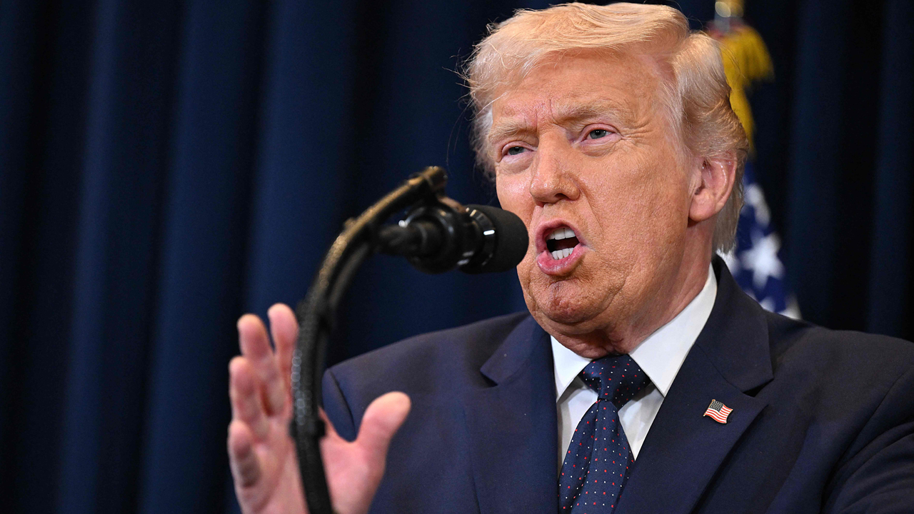 트럼프 "모즈타바 살아있다면, 항복해야"