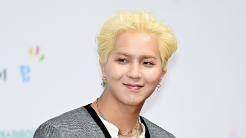 송민호, 병역법 위반 첫 재판 미루더니…영화 VIP 시사회는 참석?