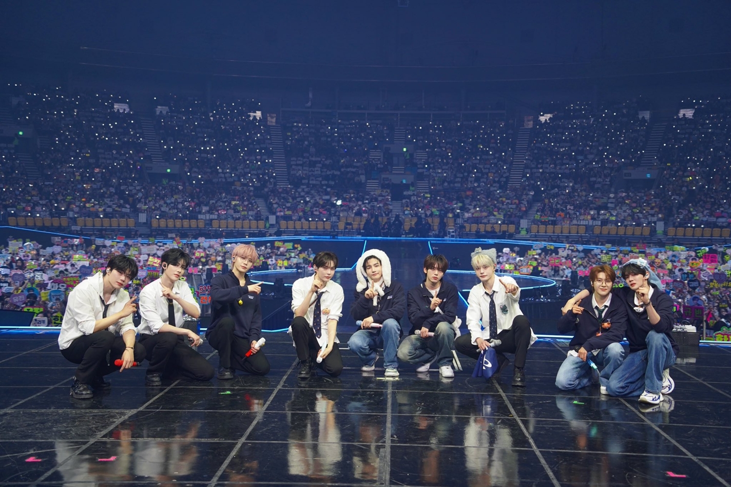 21만 6천 명과 호흡한 제로베이스원, 2년 6개월 서사 완성한 앙코르 무대