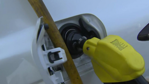 최고가격제 나흘째, 주유소 기름값 1,830원…휘발유·경유 '역전 해소'